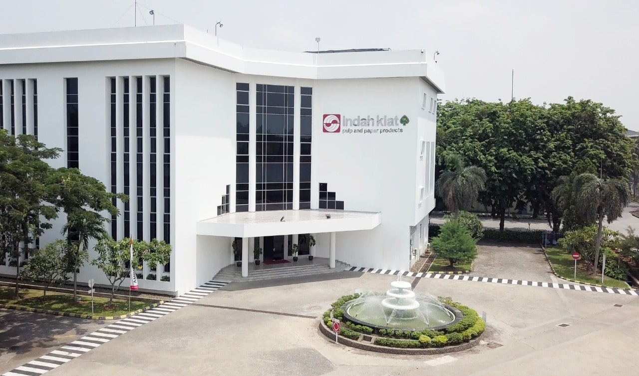 Pabrik pulp dan kertas PT Indah Kiat Pulp & Paper Tbk (INKP)